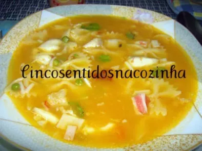 Sopa de peixe com ervilhas e delicias do mar - foto 2