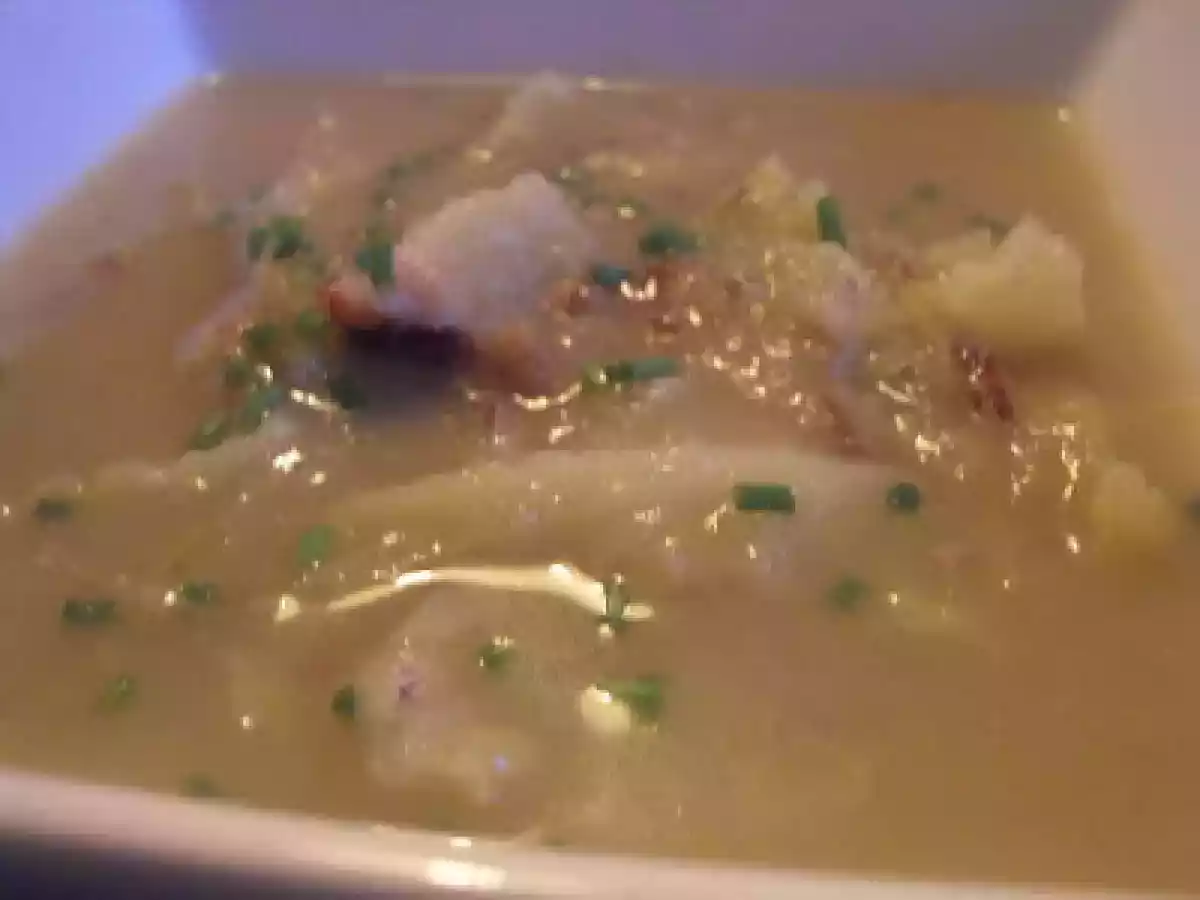 Sopa de Repolho e Nabo com Arroz Vermelho