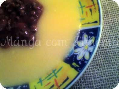 Sopa de Sêmola com Páprica - Dia do Amarelo