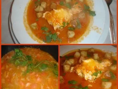 Sopa de Tomate com Ovos Escalfados à Alentejana