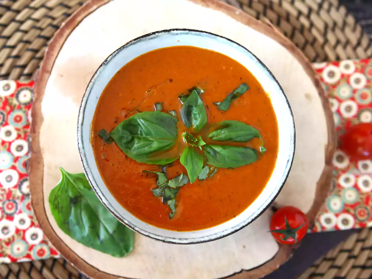 Sopa de tomate e manjericão - foto 3