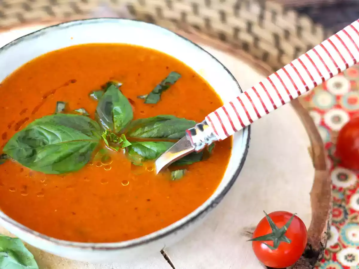 Sopa de tomate e manjericão - foto 4