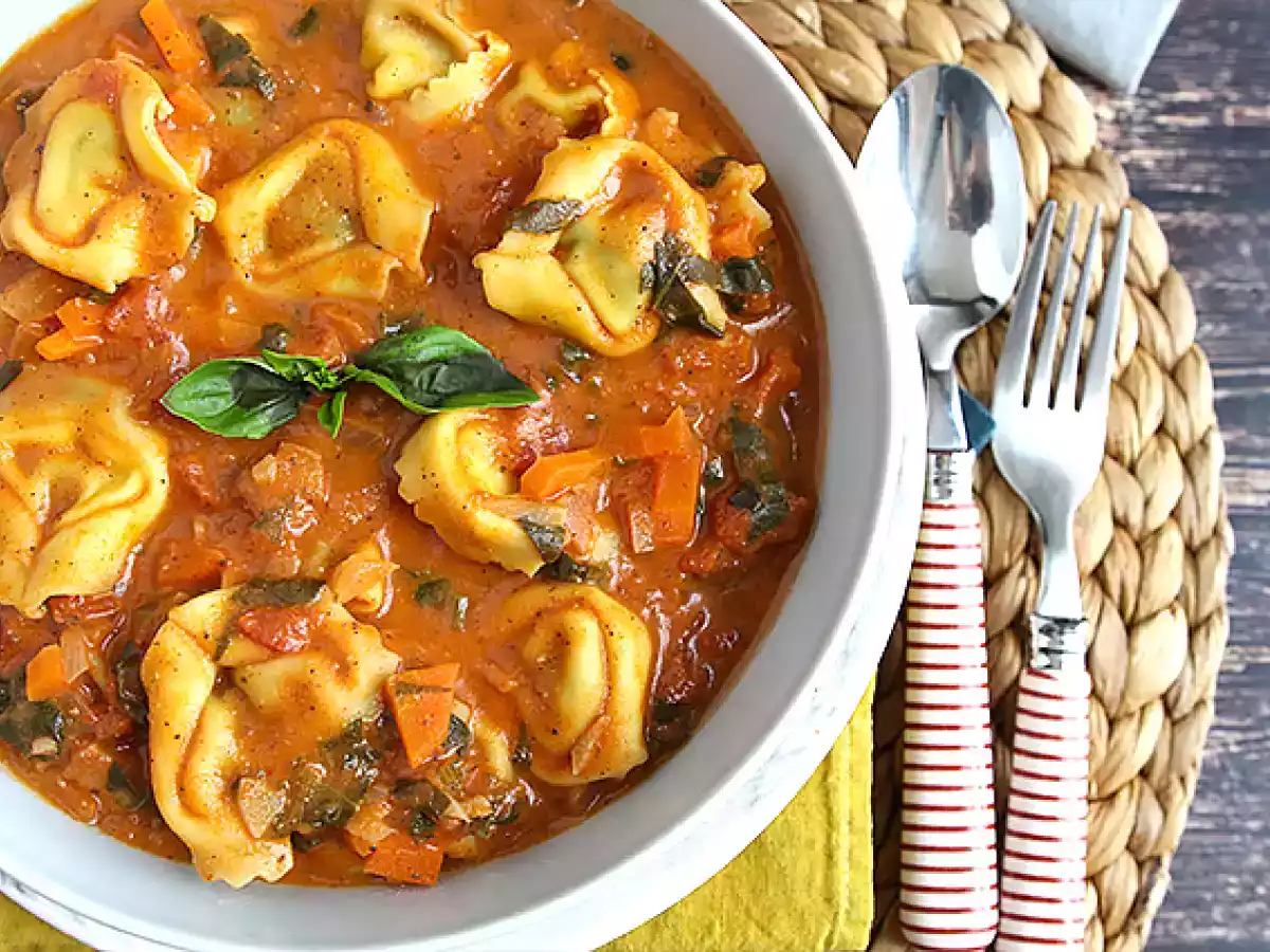 Sopa de tortellini
