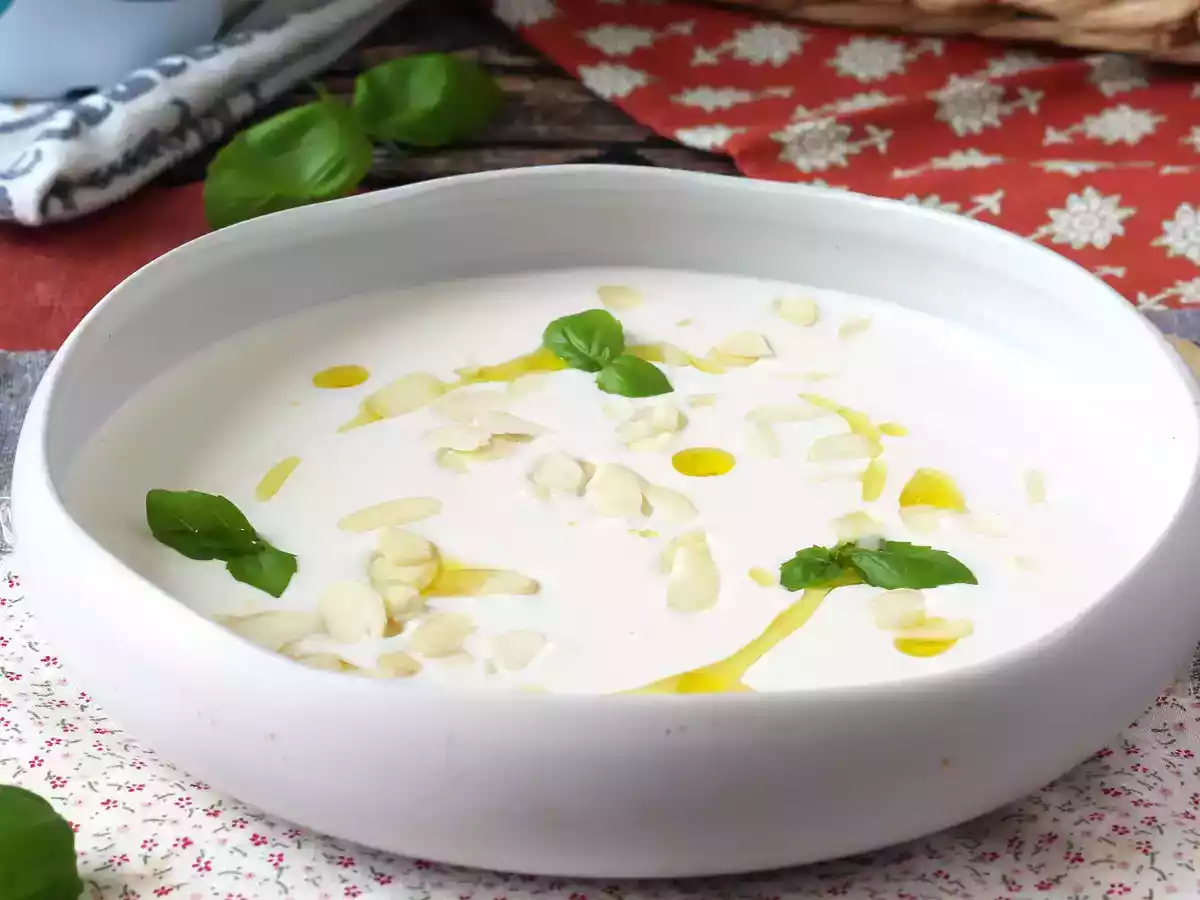 Sopa fria de amêndoas (Ajoblanco): leve, cremosa e surpreendente - foto 2