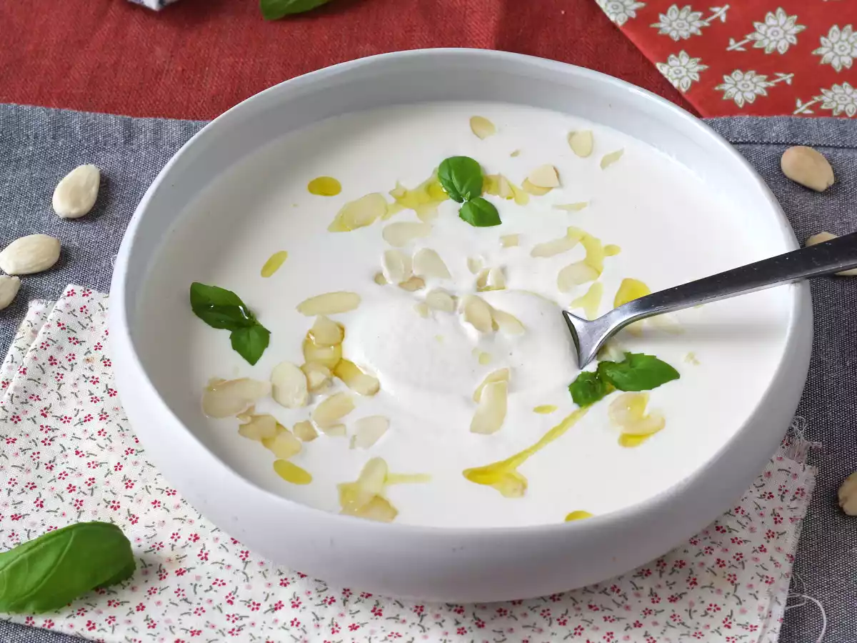 Sopa fria de amêndoas (Ajoblanco): leve, cremosa e surpreendente - foto 4