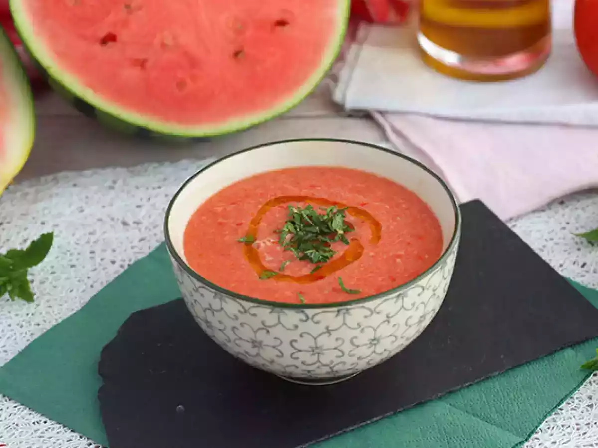 Sopa fria de melancia e tomate