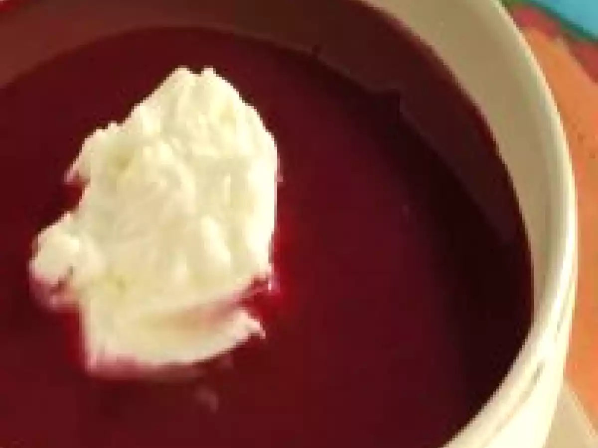 Sopa gelada de beterraba