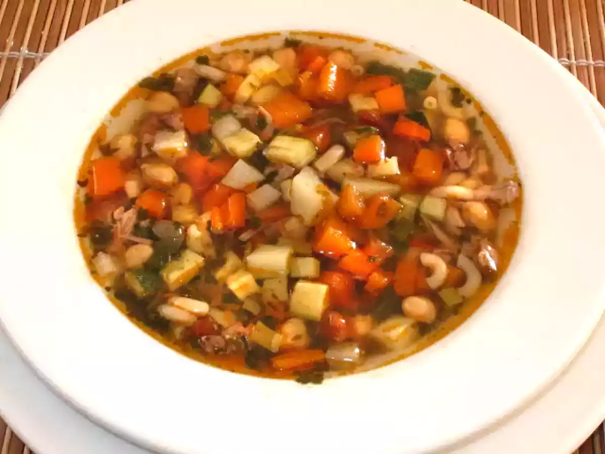 Sopa Minestrone com entrecosto
