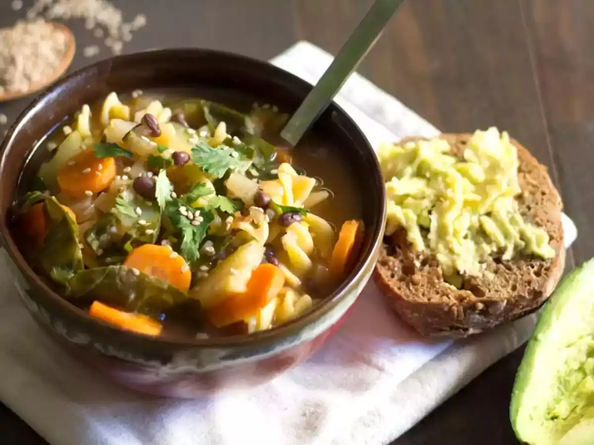 Sopa vegan estilo Minestrone