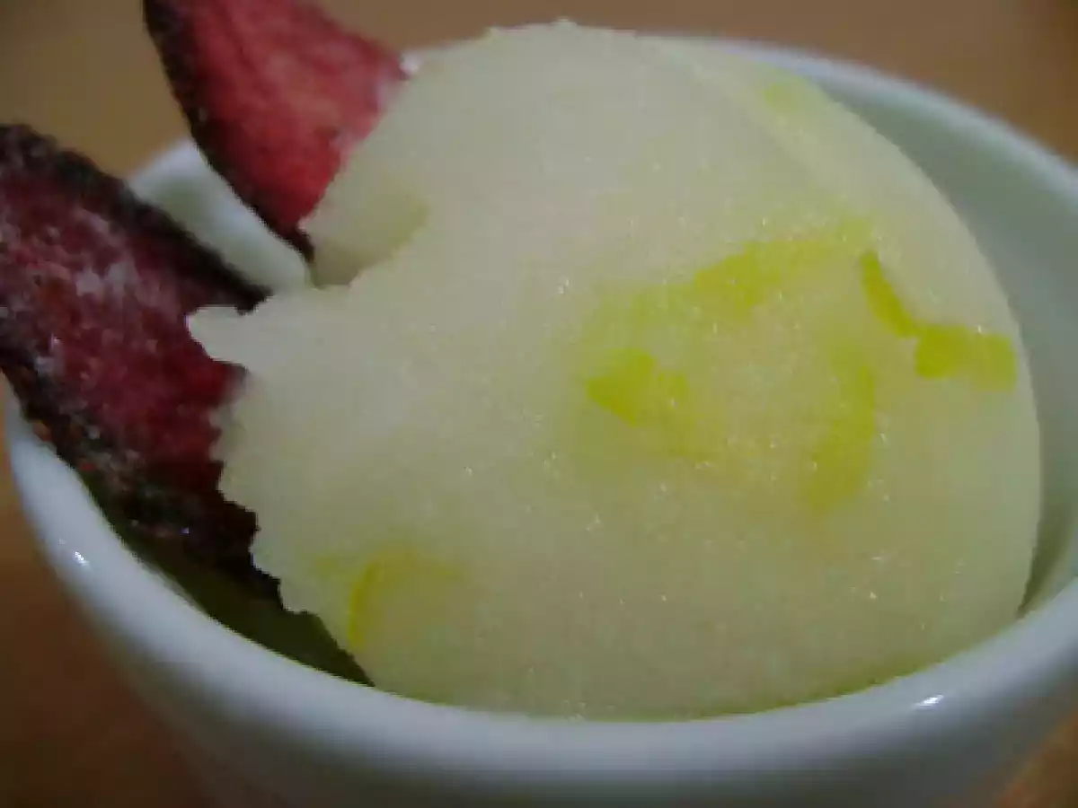 Sorbet de Limão com chips de morango