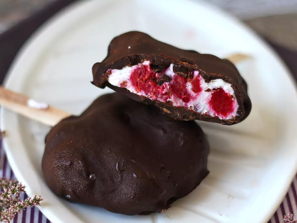 Sorvete de skyr com framboesa e chocolate: leve, saudável e irresistível - foto 6