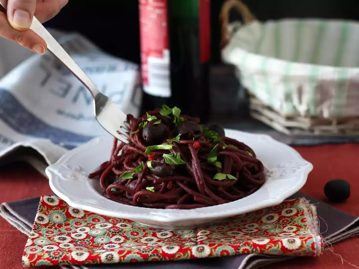 Spaghetti al Fuoco di Bacco: massa com vinho tinto que traz intensidade e paixão à mesa! - foto 4