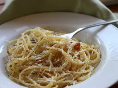 Spaghetti ao Aglio i Olio - Espaguete ao Alho e Óleo
