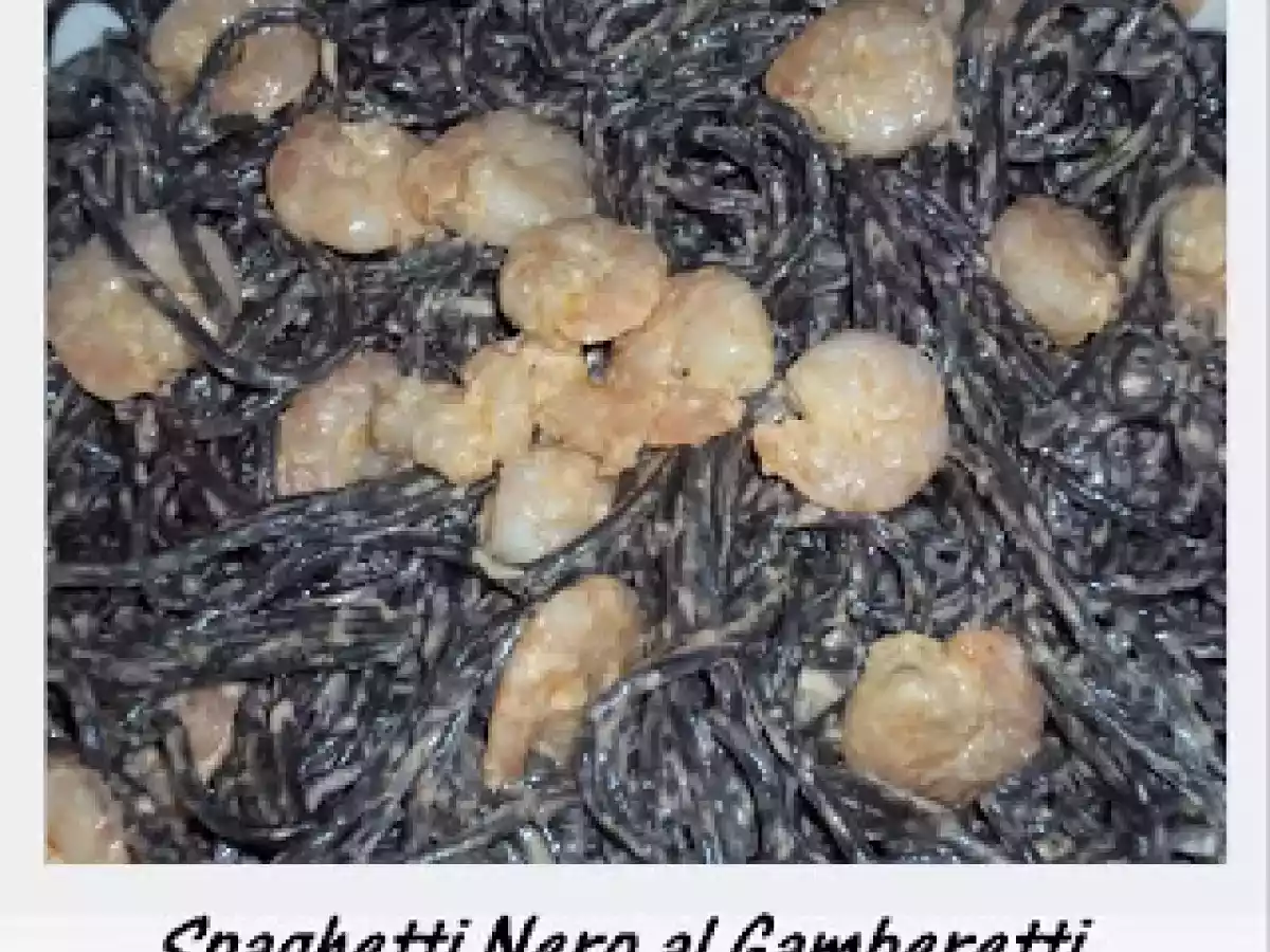 Spaghetti Nero al Gamberetti - Dia Preto