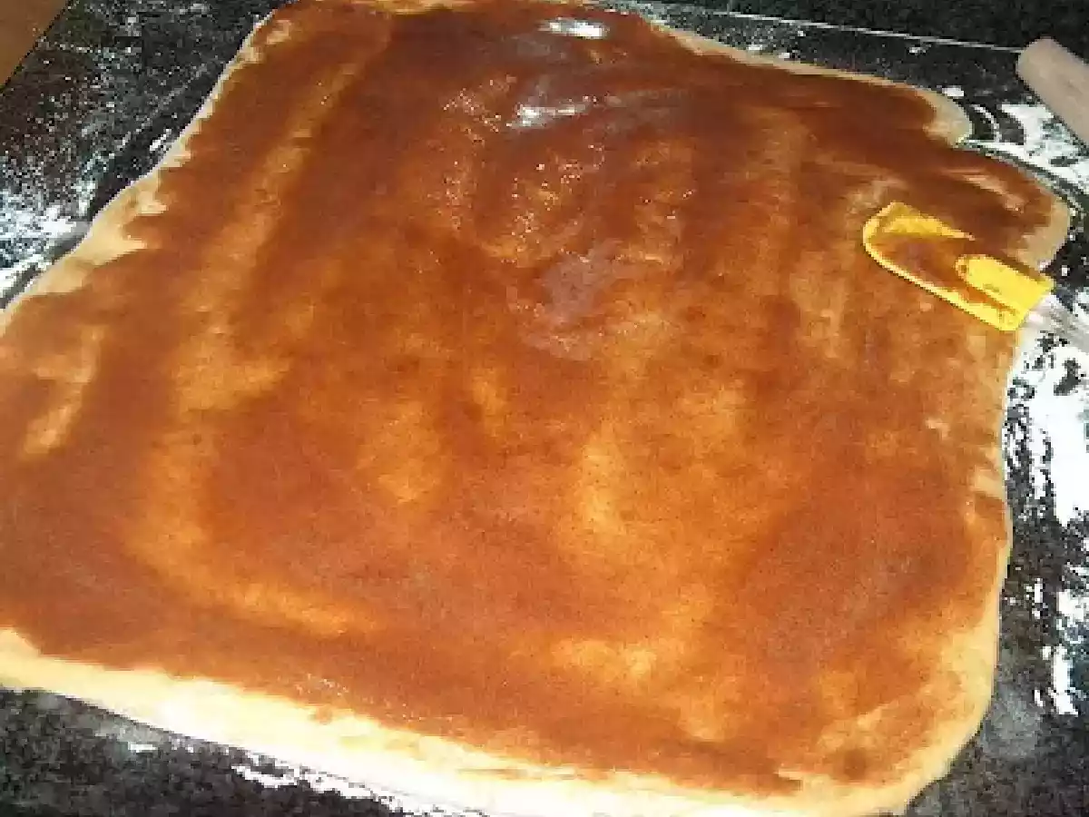 STICKY PECAN CARAMEL ROLLS / CARACÓIS DE CANELA, CARAMELO E NOZES PECÃS - foto 5