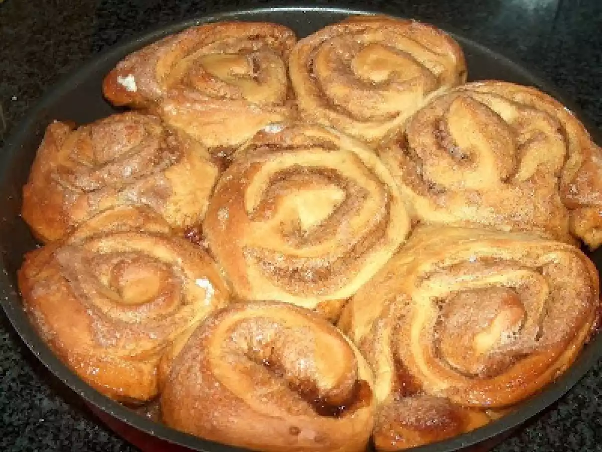 STICKY PECAN CARAMEL ROLLS / CARACÓIS DE CANELA, CARAMELO E NOZES PECÃS - foto 8