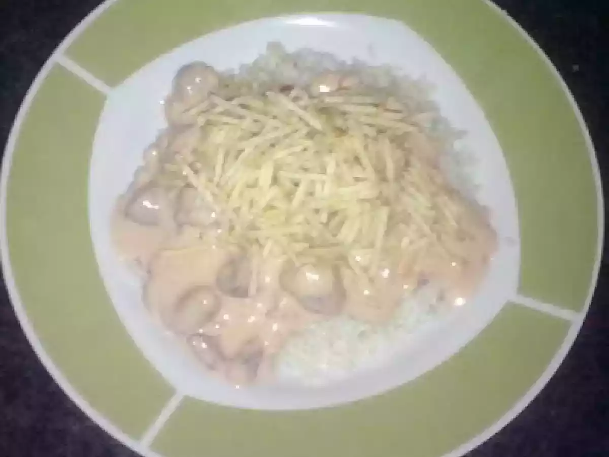 Strogonoff de coração de frango da Tata