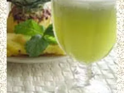 Suco de Abacaxi com Hortelã e Gengibre