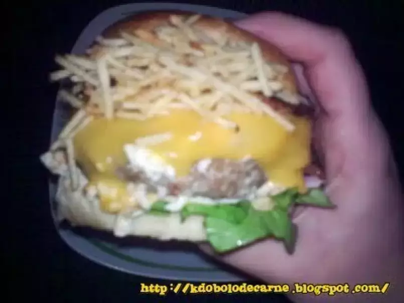 Super Eggsplosion com hambúrguer caseiro e batatas crocantes igual a do Mc Donalds!, foto 1