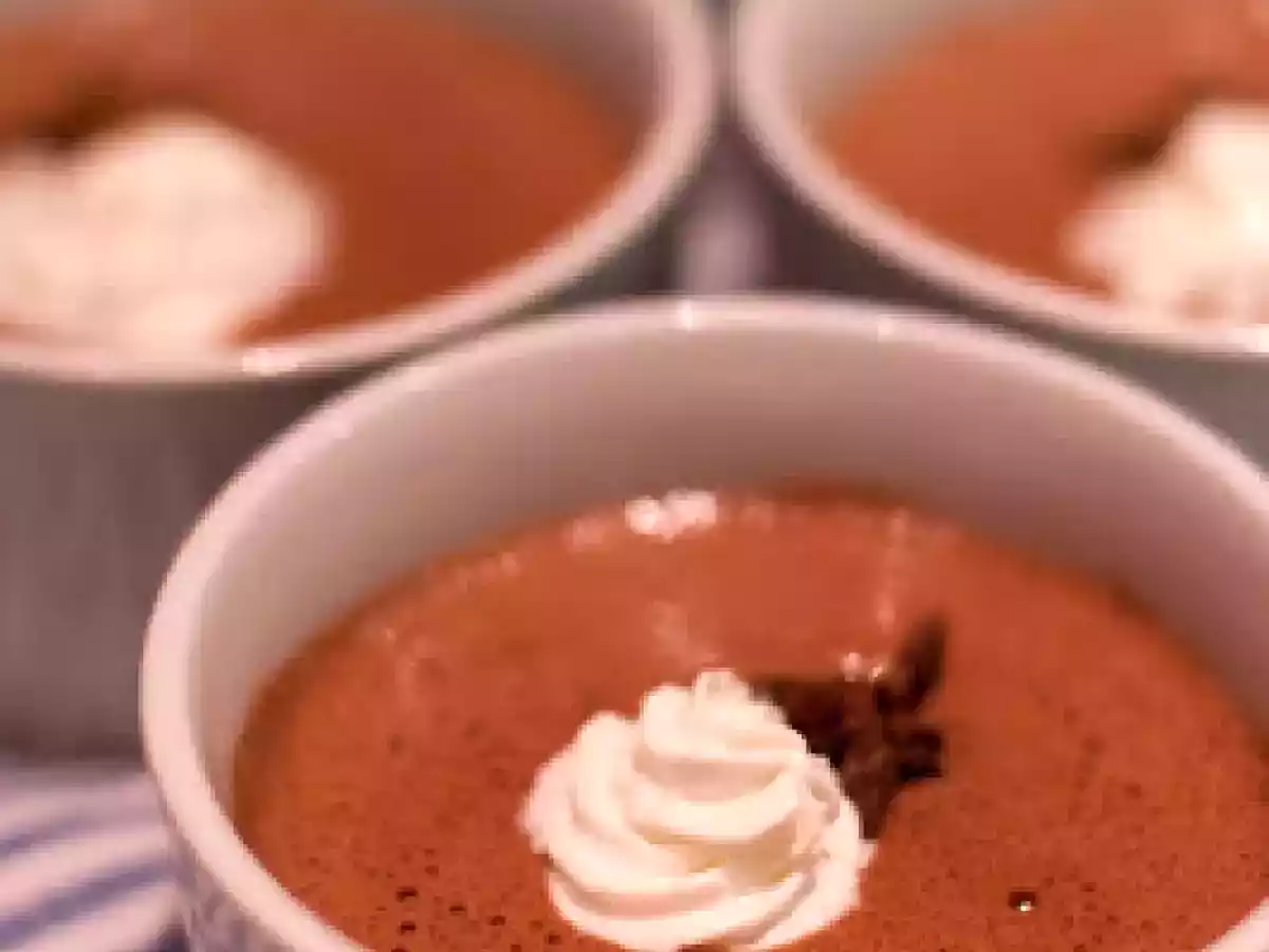 Super musse de chocolate com licor de laranja