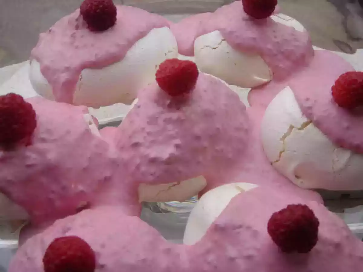Suspiros com mascarpone e framboesas