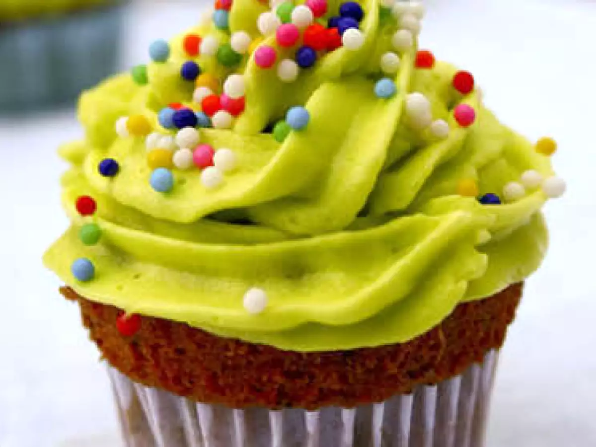 Swiss Meringue Buttercream - Cobertura Tradicional para Cupcakes - foto 3