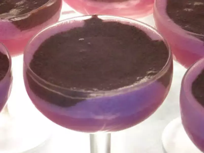 Taça de Mousse de Cereja com Ganache de Chocolate 70% Cacau. - foto 2