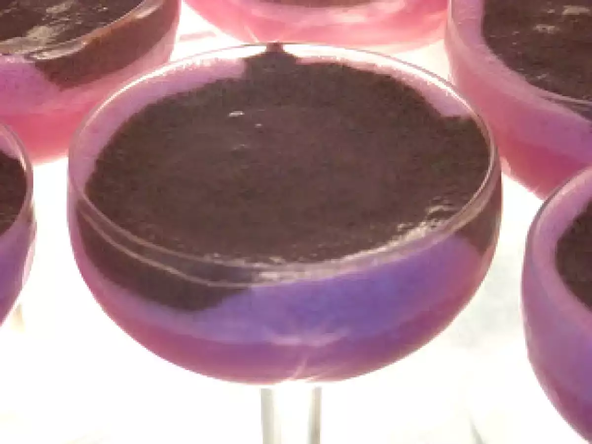 Taça de Mousse de Cereja com Ganache de Chocolate 70% Cacau. - foto 2
