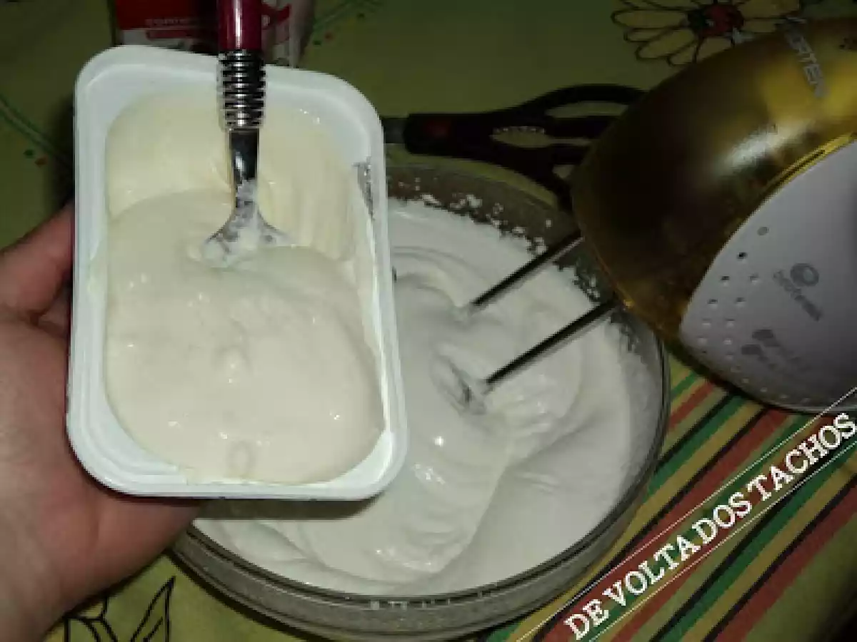 TAÇAS CREMOSAS DE QUEIJO E FRUTOS SILVESTRES - foto 4