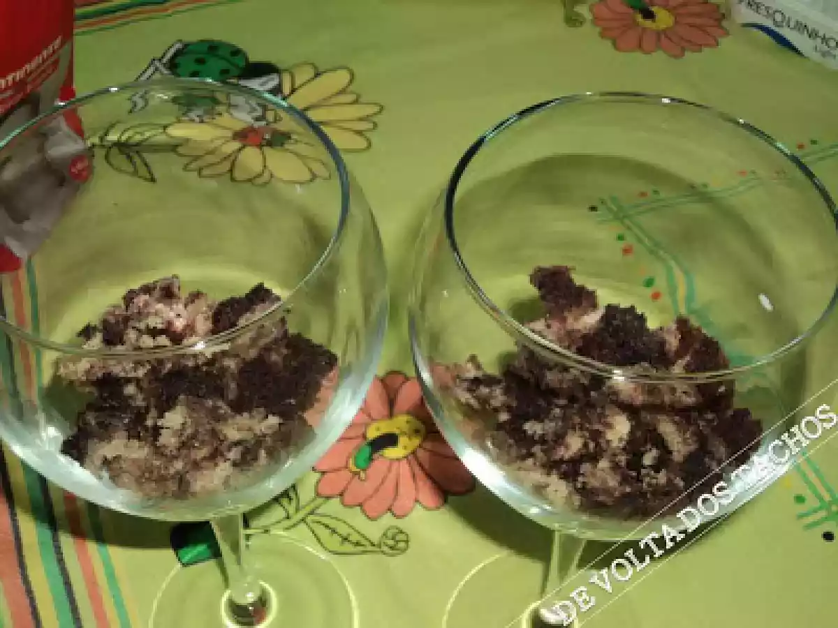 TAÇAS CREMOSAS DE QUEIJO E FRUTOS SILVESTRES - foto 5