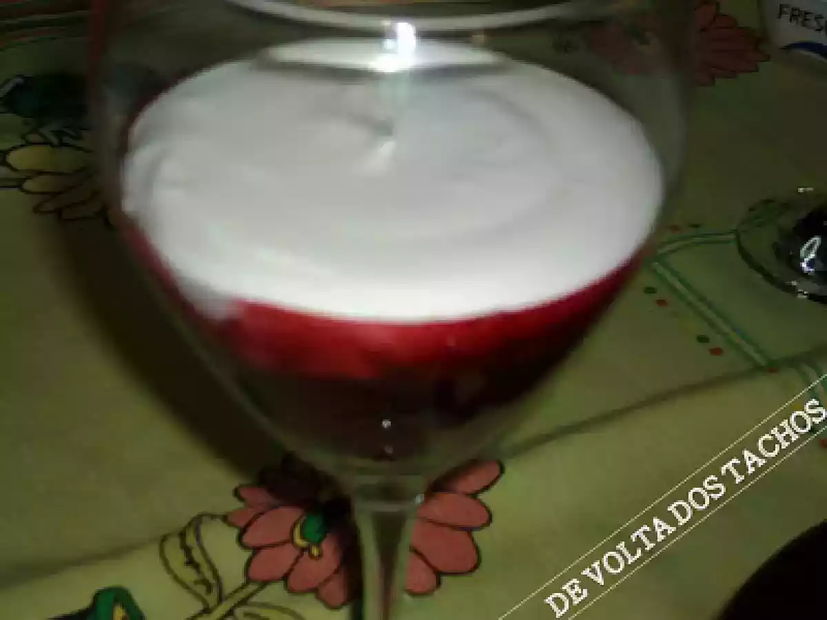 TAÇAS CREMOSAS DE QUEIJO E FRUTOS SILVESTRES - foto 7
