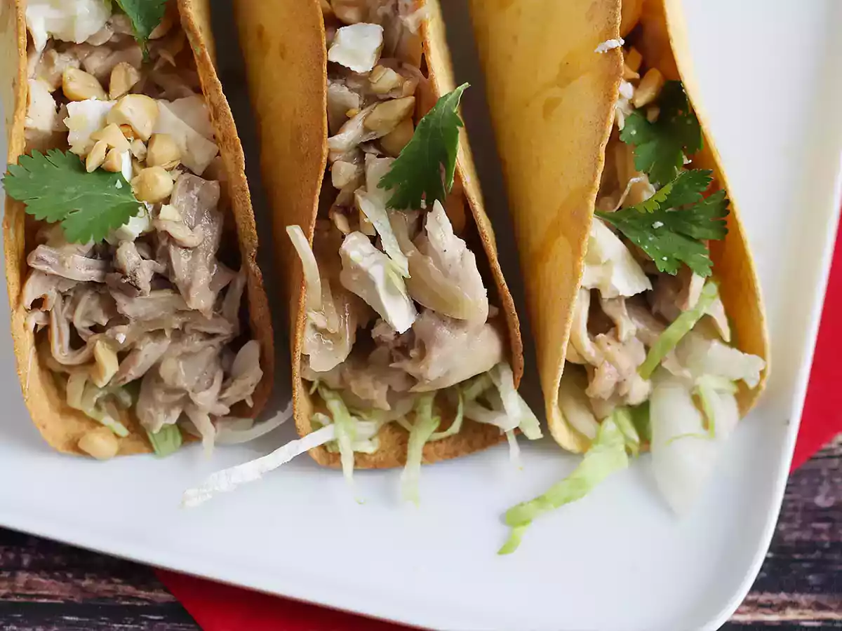 Tacos crocante com frango e molho satay - foto 2