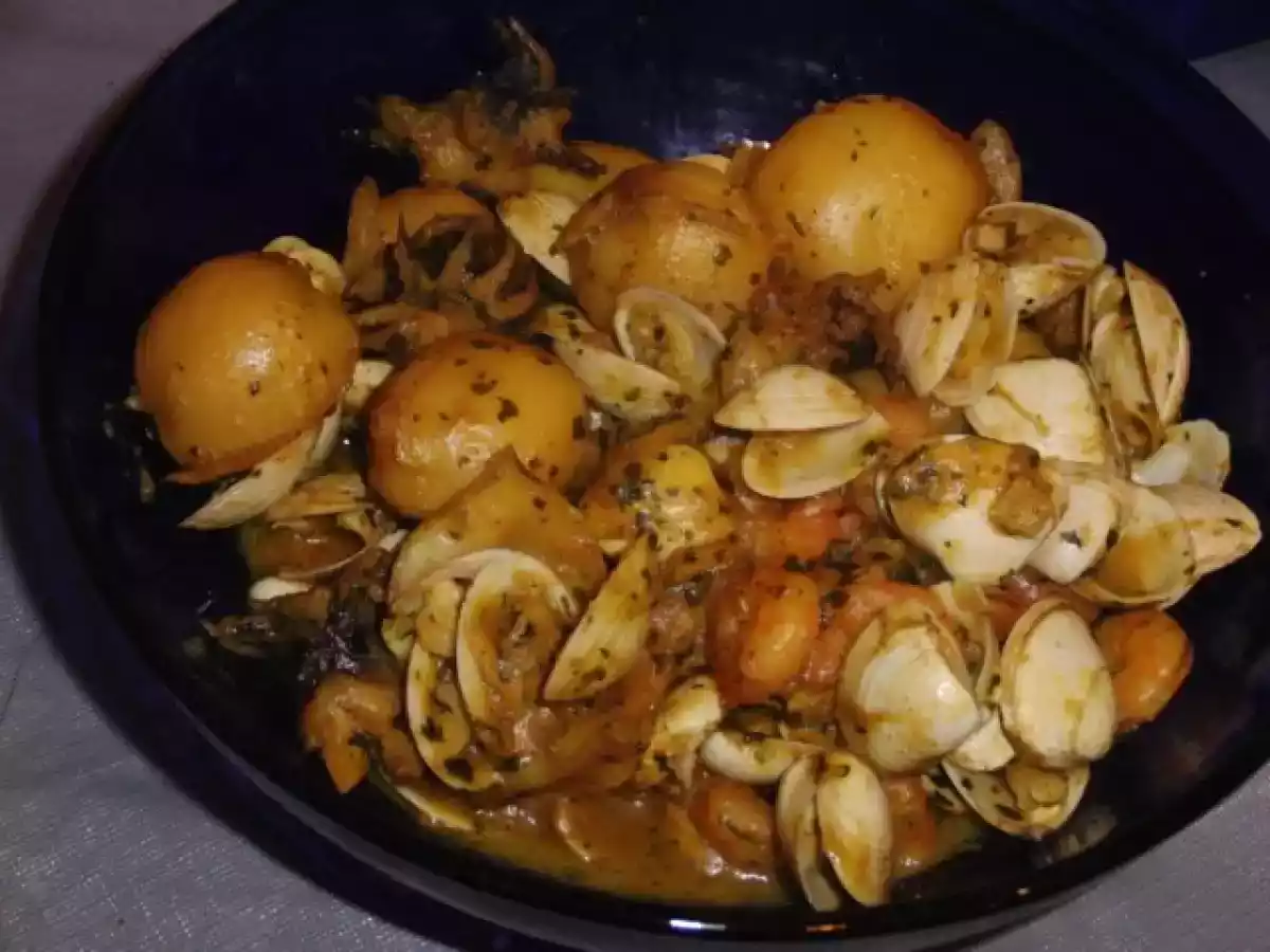 Tagliateli c/ choquinhos e frutos do mar em molho de açafrão - foto 2