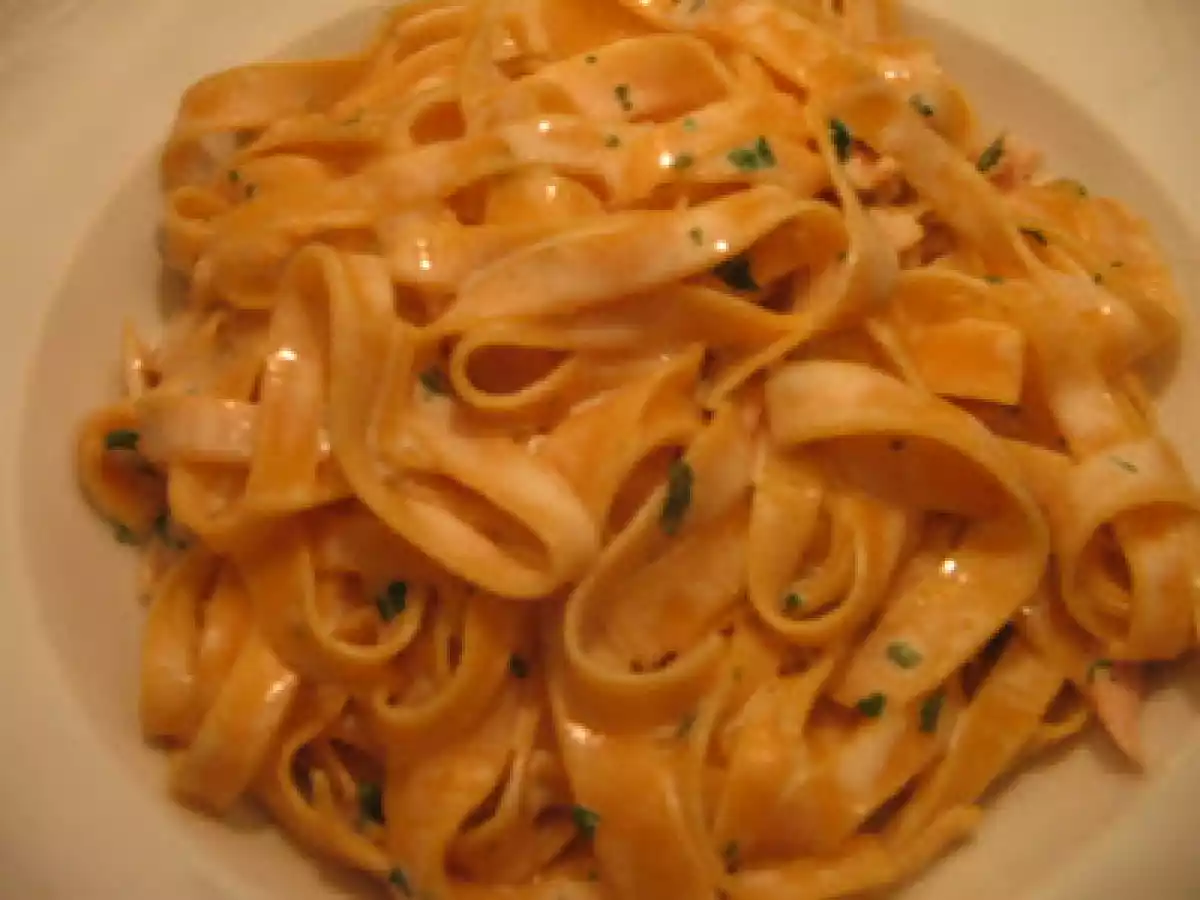 Tagliatelle alla zucca con salmone e mascarpone