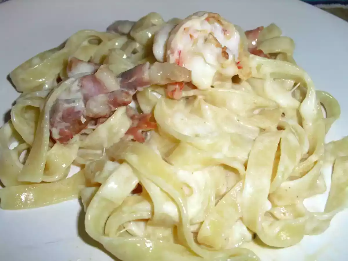 Tagliatelle com bacon, fiambre e gambas - foto 2