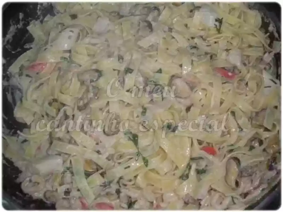 Tagliatelle com Cocktail de Marisco em Molho de Natas - foto 5