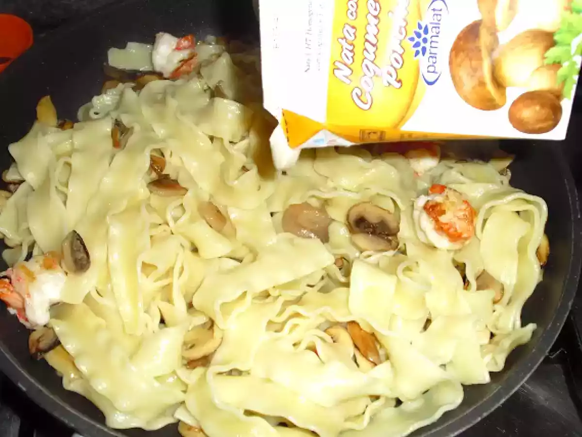 Talharim com camarão e natas de cogumelos porcini - foto 3
