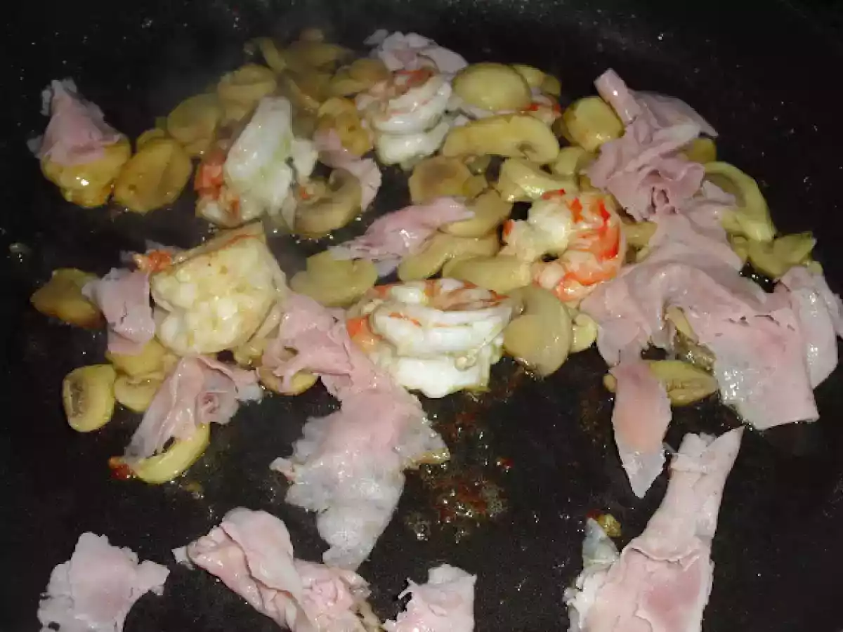 Talharim com cogumelos, camarão e molho branco cremoso - foto 7