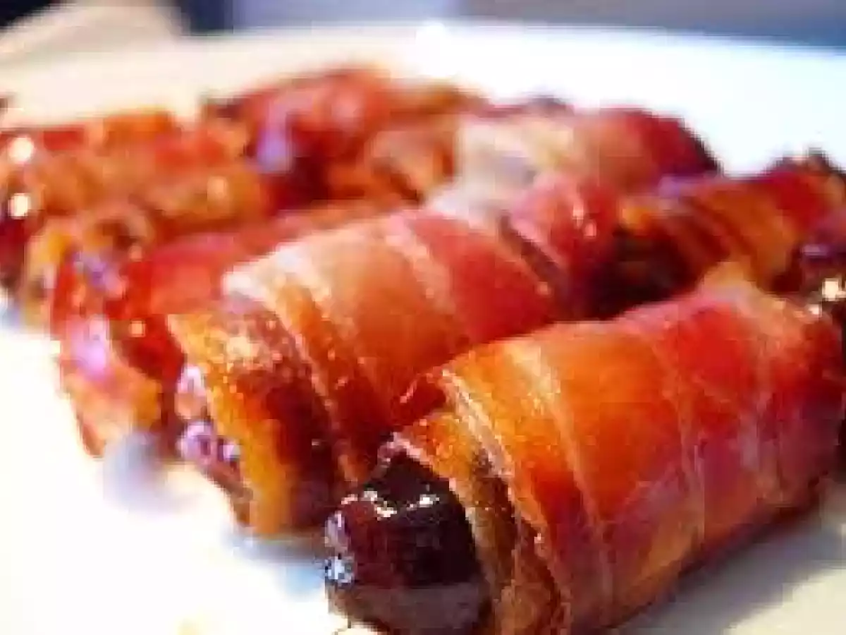 Tâmaras com Bacon