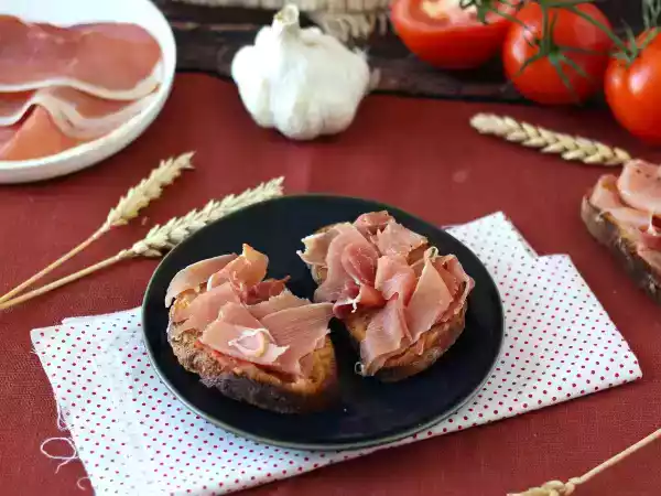 Receita Tapas de tomate e presunto cru (serrano)