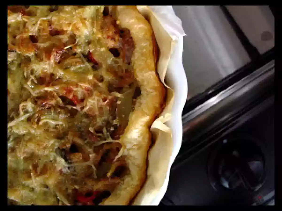 Tarde de atum, vegetais e restos