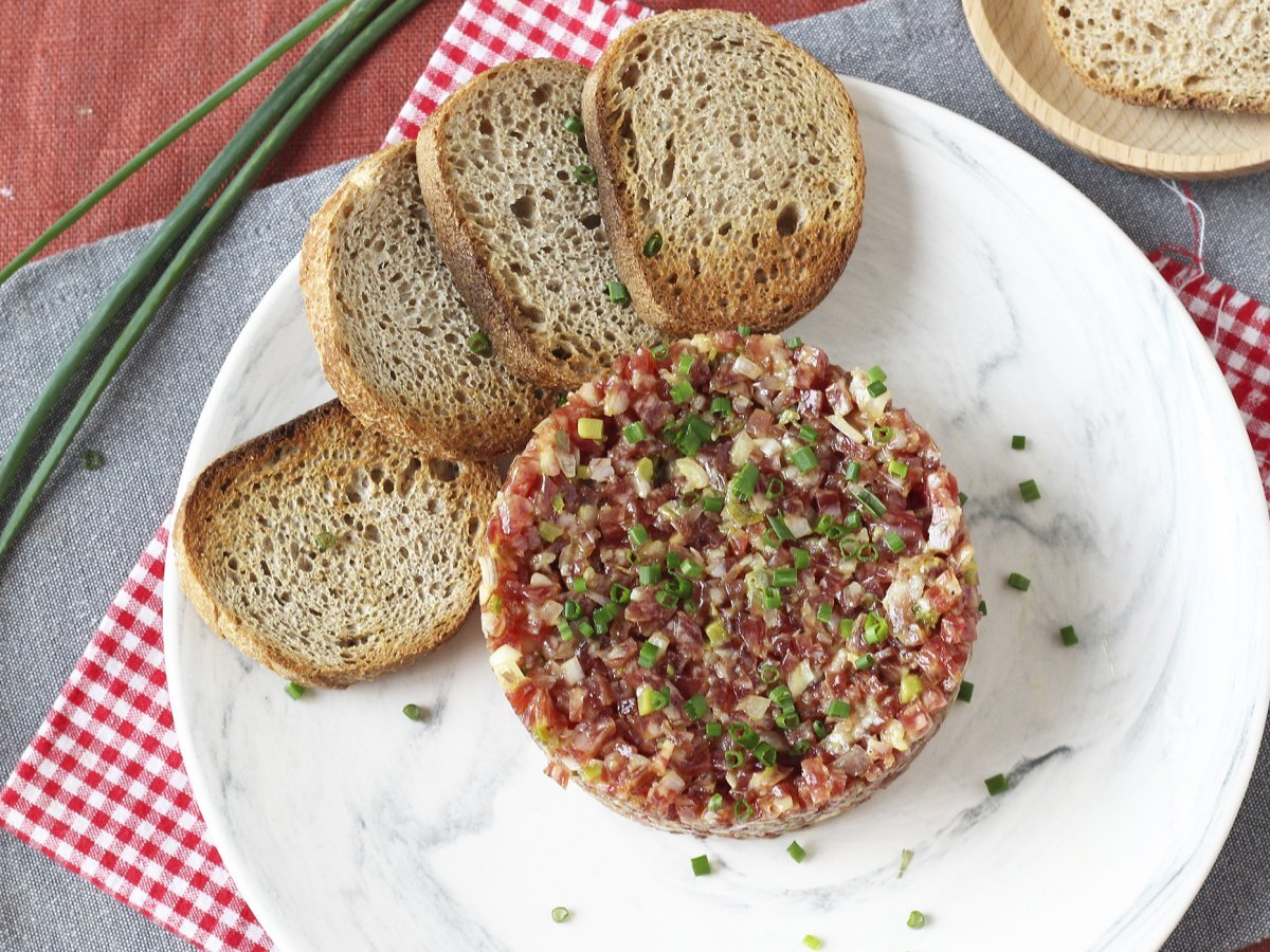 Tartare de fuet: releitura ibérica do tradicional steak tartar - foto 2