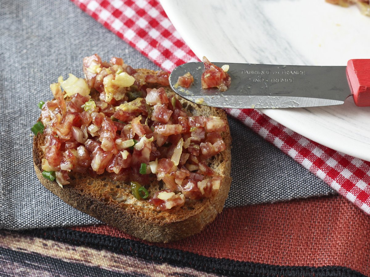 Tartare de fuet: releitura ibérica do tradicional steak tartar - foto 4