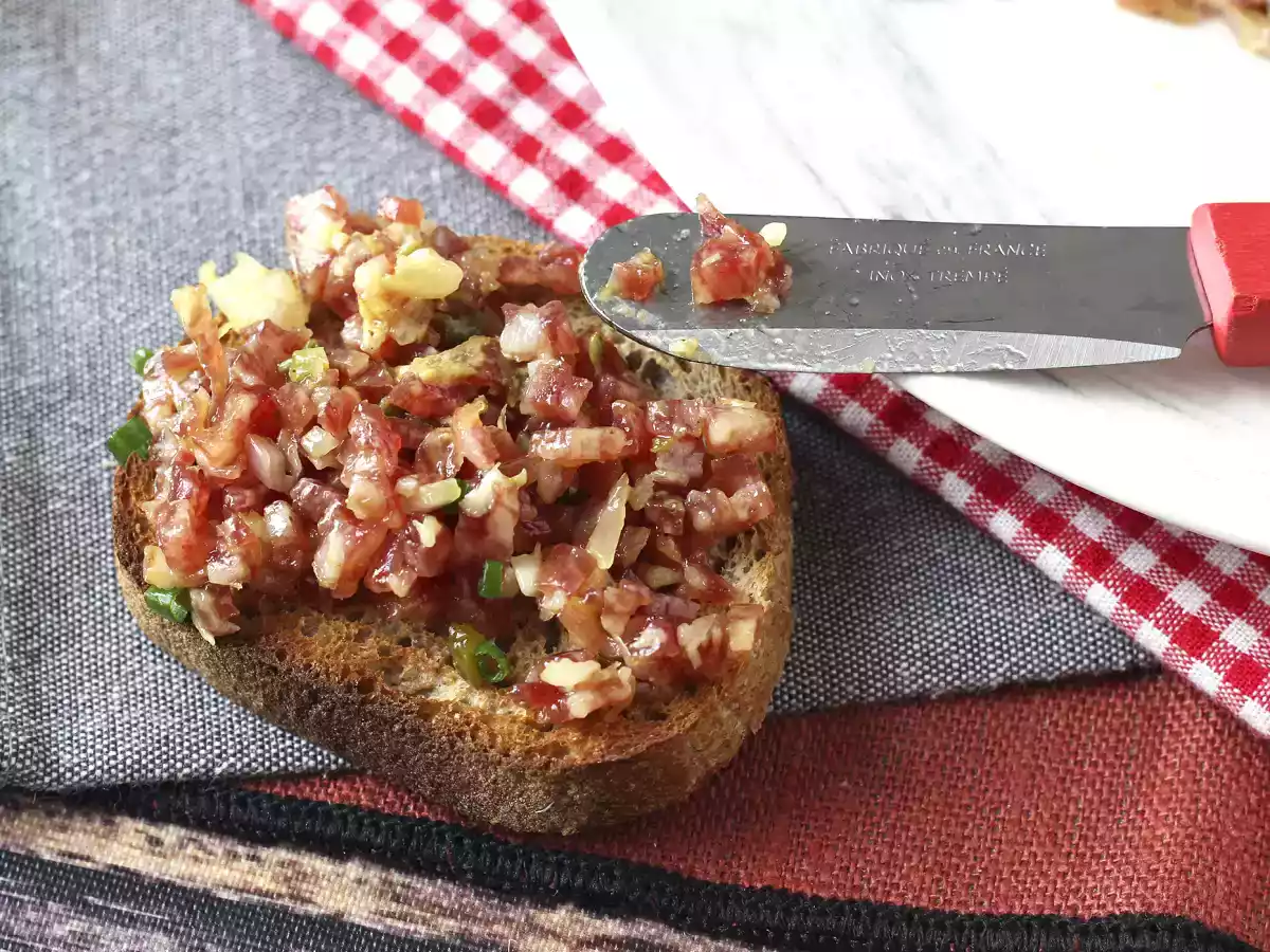 Tartare de fuet: releitura ibérica do tradicional steak tartar - foto 4