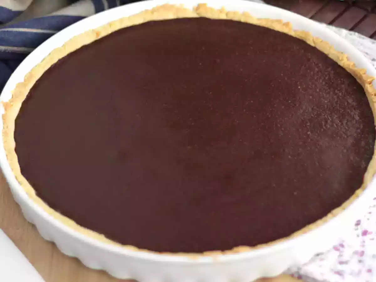 Tarte de chocolate simples e boa