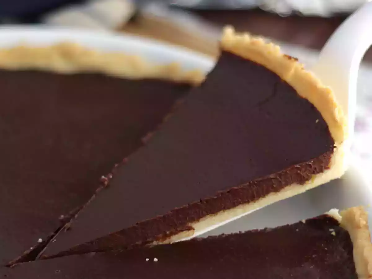 Tarte de chocolate simples e boa - foto 3