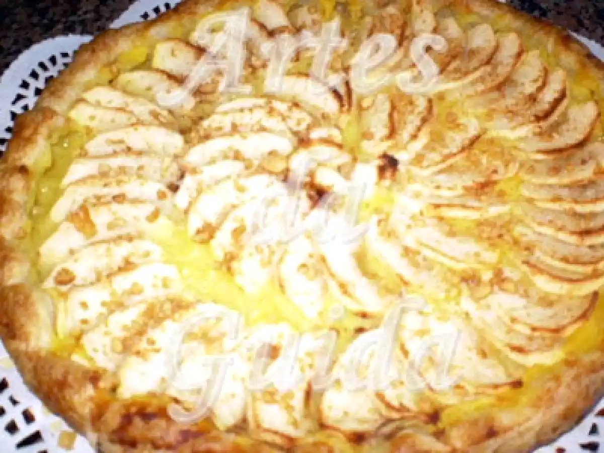 Tarte de Maçã aromatizada com Cardamomo, Canela e Amendoins