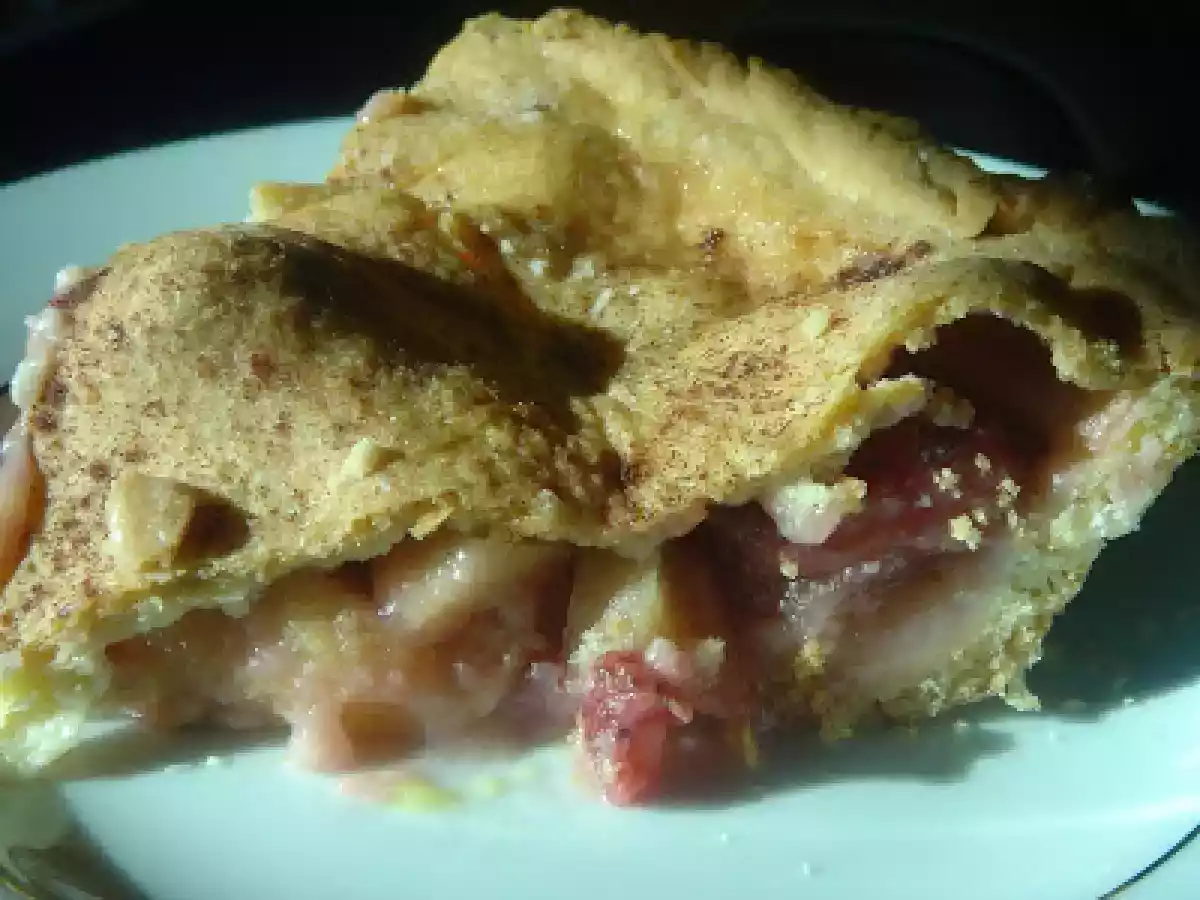 Tarte de maçã e morangos