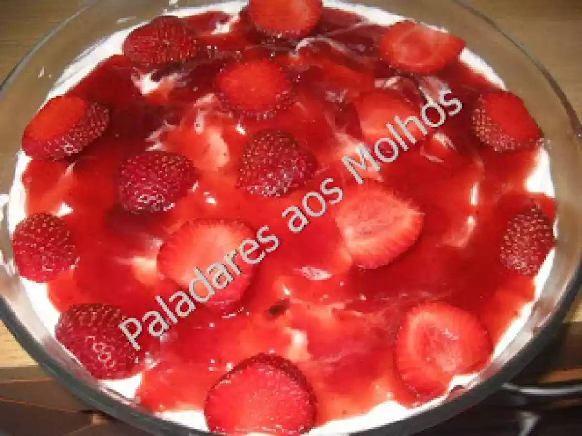 Tarte de Natas com Doce de Morango