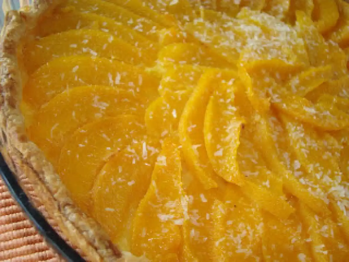 Tarte de pêssego com bage cremin e coco